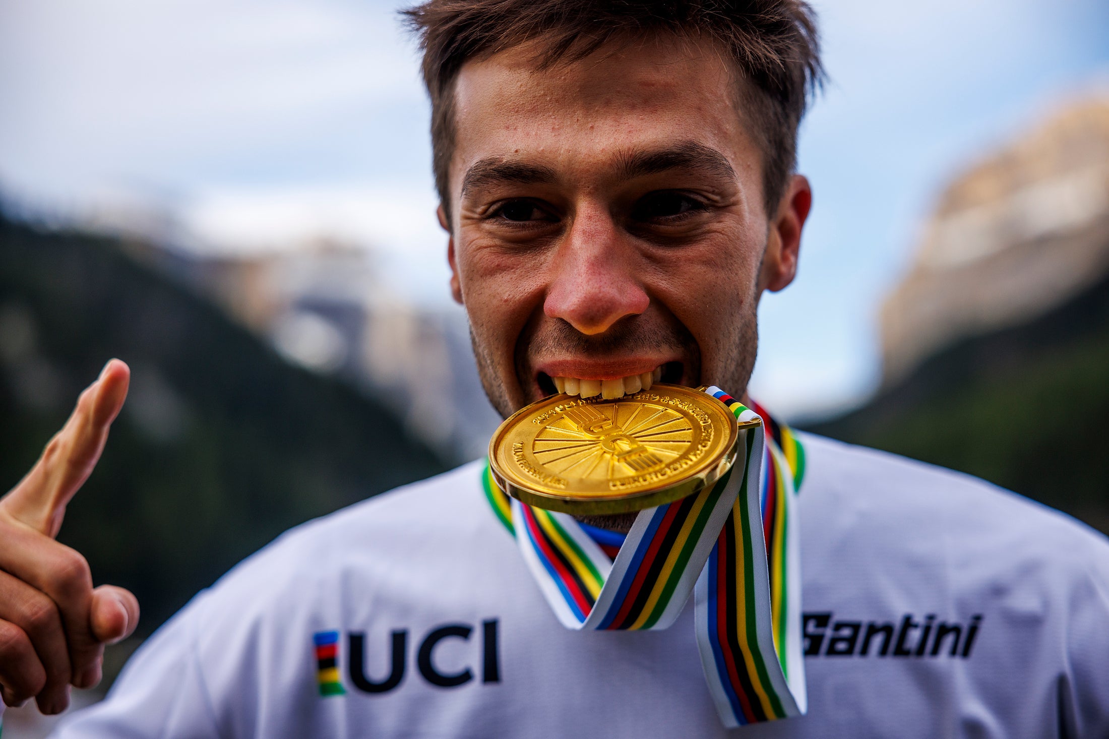 Alex Rudeau Wins The Enduro World Championships bites medal